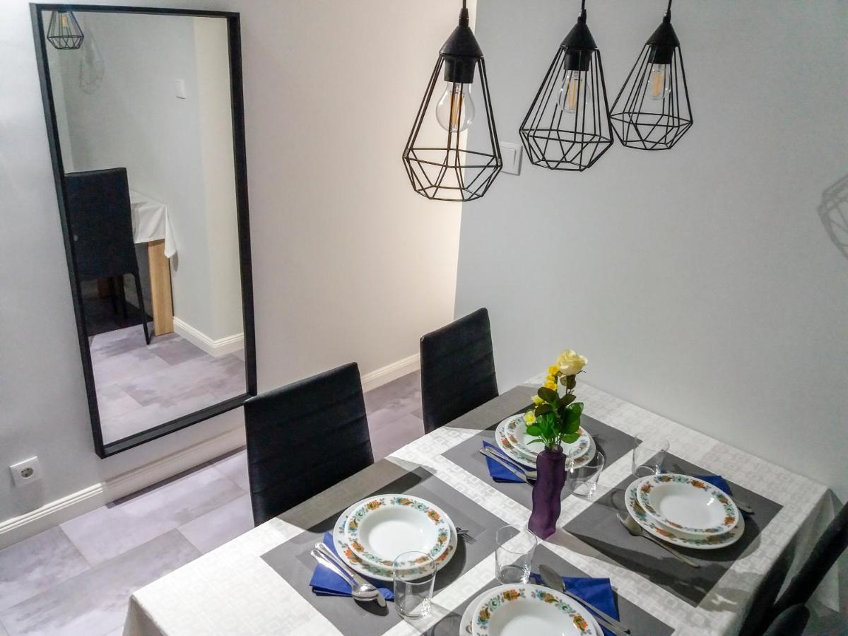 Aweshome City Apartment - 3 Bedrooms And Free Parking Debrecín Exteriér fotografie