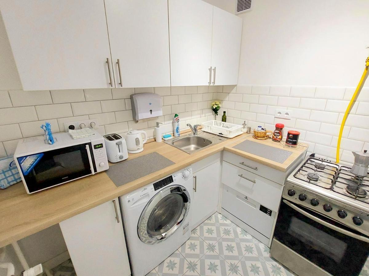 Aweshome City Apartment - 3 Bedrooms And Free Parking Debrecín Exteriér fotografie