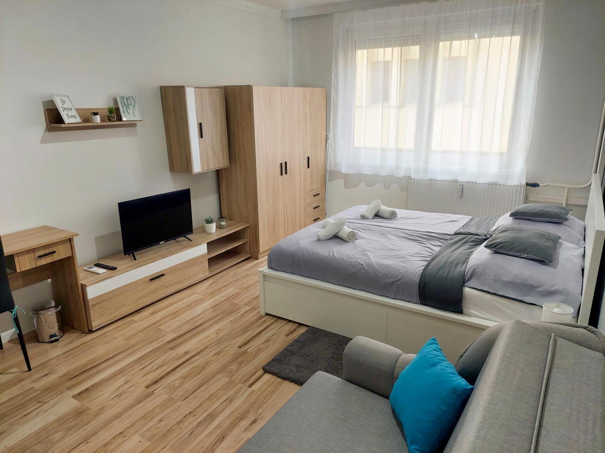 Aweshome City Apartment - 3 Bedrooms And Free Parking Debrecín Exteriér fotografie